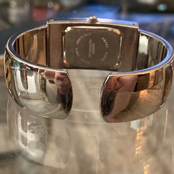 Vintage Ladies Stainless Steel Watch with Black Lip Mother of Pearl - Picture 4 of 6